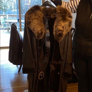 100% arctic fox with leather and rabbit on inside